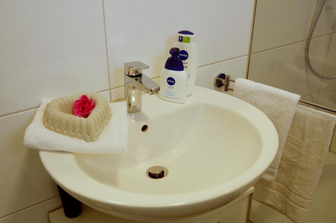Unique Zentrale Moderne 2 Zimmer Wohnung Nahe Dem Park Villingen-Schwenningen Bagian luar foto